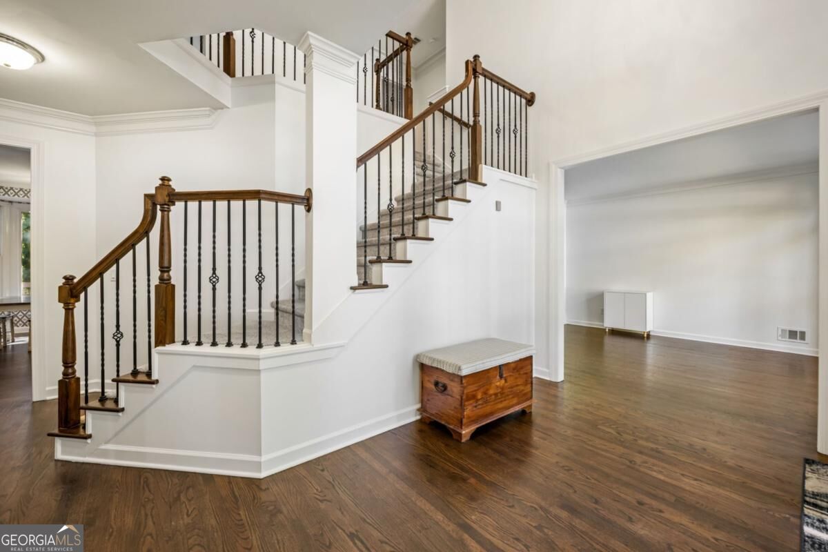 720 Vinings Estates DR SE
