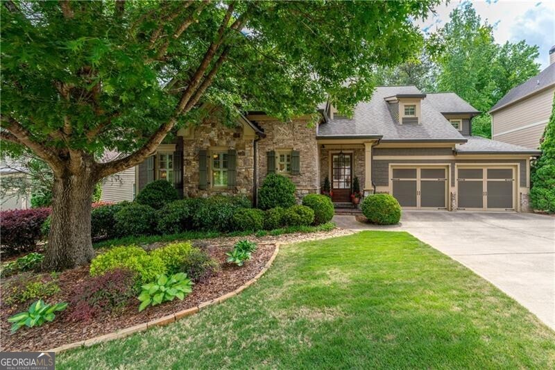136 Lullwater LN