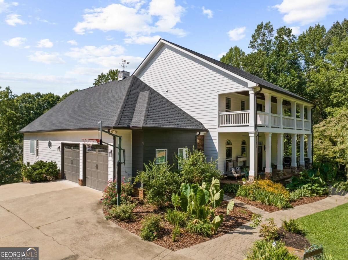 1141 Addington LN