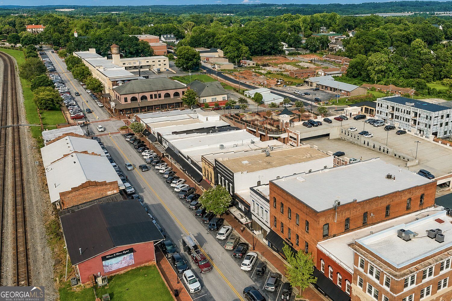 15 E Main ST NE