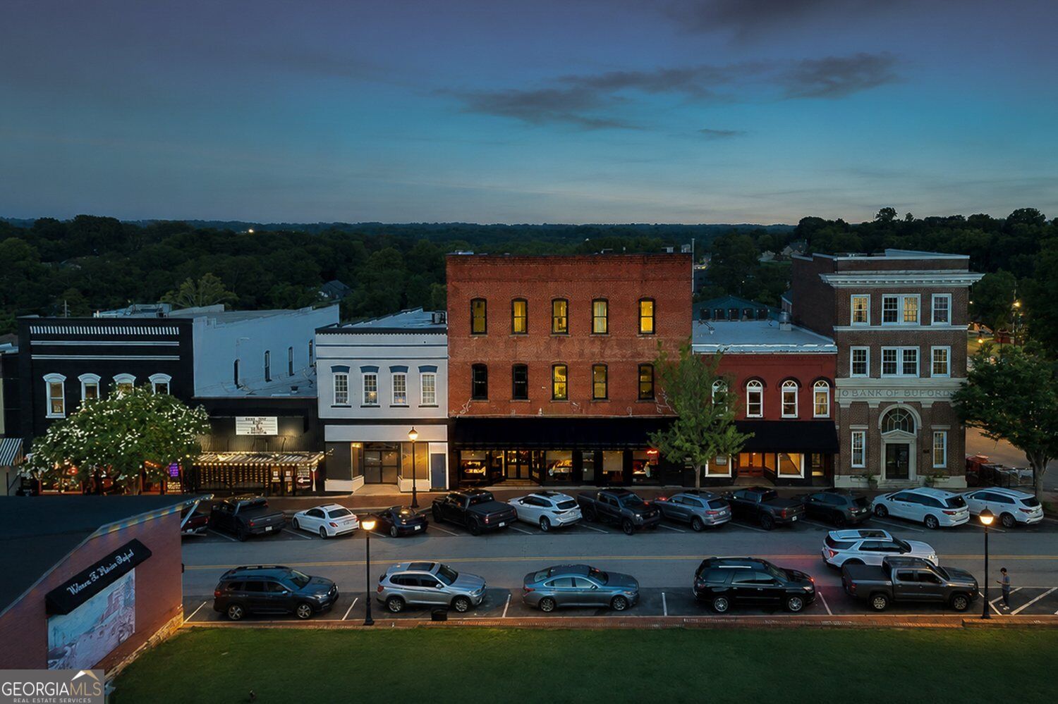15 E Main ST NE