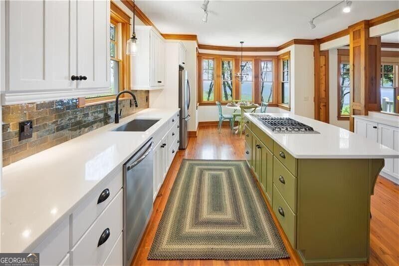 1093 Lower Sassafras PKWY