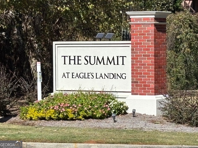 221 Summit View DR