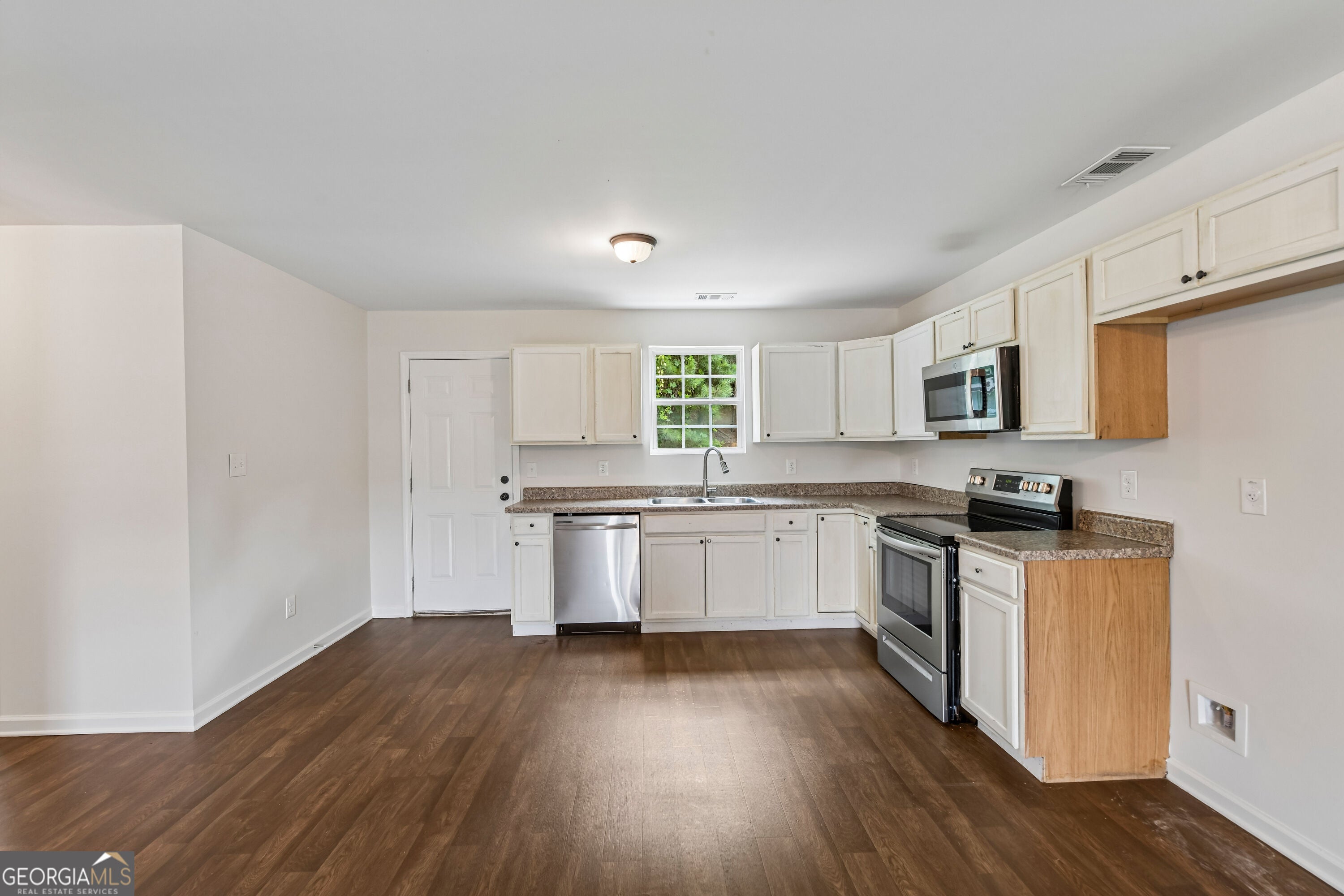 2112 Rosemary WAY