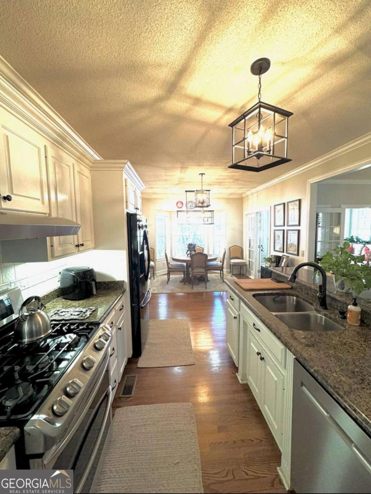 11 Ridgewood DR