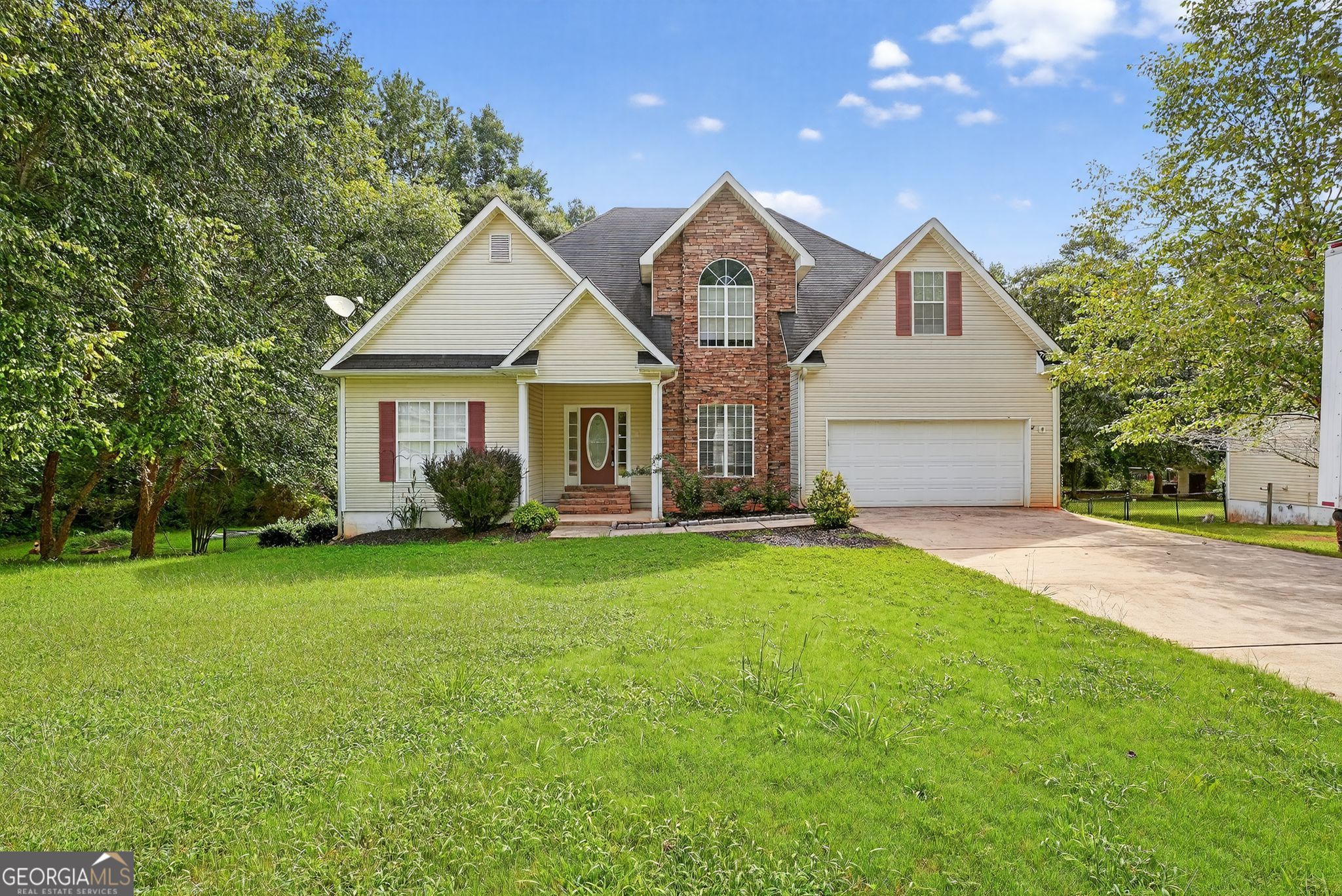 Rent: $3,000/month 5 Bedrooms | 2.5 Bathrooms | Full House Step into comfort and style in this spacious 5-bedroom, 2.5-bath home located in the heart of Stockbridge! With an inviting layout, modern finishes, and plenty of natural light, this home is perfect for families looking for both space and charm. Features You'll Love: Bright living room with fireplace Separate dining area with elegant chandelier Large kitchen with abundant cabinet space and eat-in area Spacious bedrooms with ceiling fans and large windows Laundry room with shelving for storage (washer and dryer are not included) Cozy bonus room with a unique accent wall Private backyard, perfect for outdoor fun Appliances Included: Refrigerator Stove/Oven Dishwasher Microwave Additional Details: Tenant is responsible for all utilities, lawn care, and snow removal. Pets allowed on a case-by-case basis - $300 Non-refundable pet deposit per pet + $30 Monthly pet rent (1x each). Application requirements: 600 credit score or higher 3 times the rent in gross household monthly income A good landlord reference No evictions in the last 5 years. Free online rent payments. 1st-month rent is due 7 days prior to the move-in date. 1 Month Security Deposit. $250 Administrative Set Up Fee Schedule your showing today and make 158 Windsor Circle yours! NOTE: All Home 365 tenants residents are enrolled in the Resident Benefits Package (RBP) for $39.95 month which includes renters insurance, HVAC air filter delivery (If your home has filters, high-quality filters will be delivered on a quarterly basis"), credit building to help boost your credit score with timely rent payments, $1M Identity Protection, our best-in-class resident rewards program, and much more!