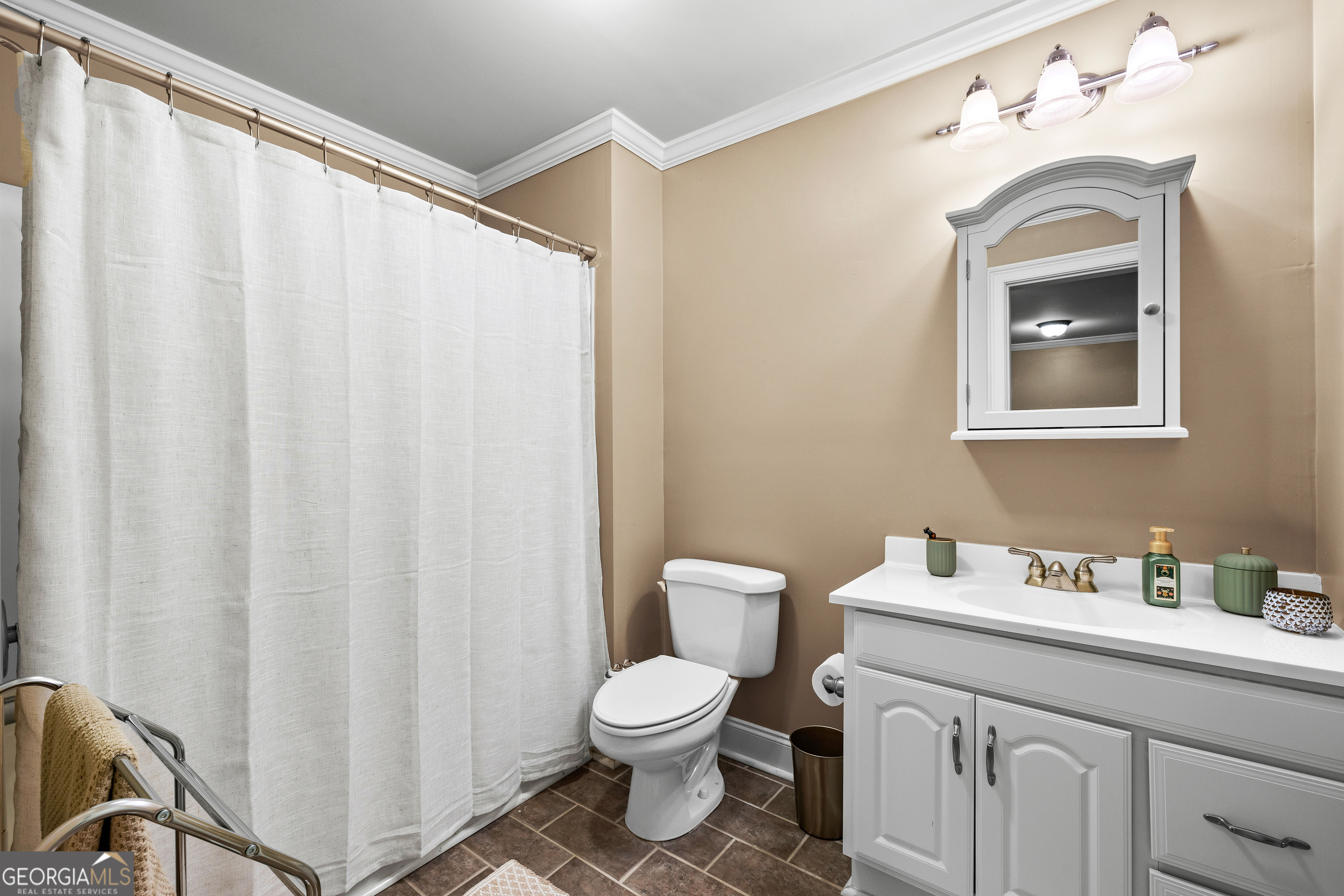 Fayetteville, Georgia 30215, United States, 6 Bedrooms Bedrooms, ,5 BathroomsBathrooms,Residential,Active,242319