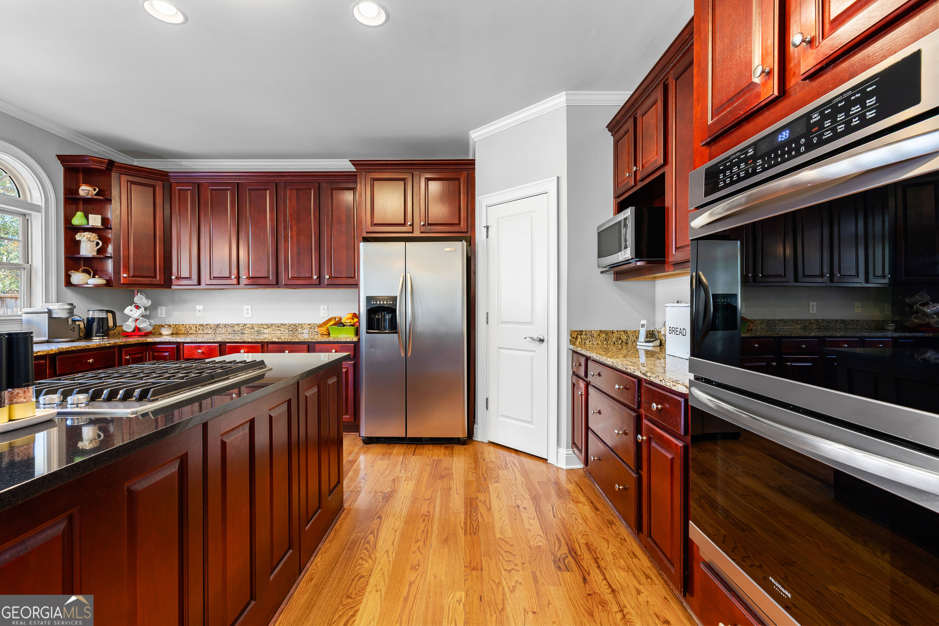 Fayetteville, Georgia 30215, United States, 6 Bedrooms Bedrooms, ,5 BathroomsBathrooms,Residential,Active,242319