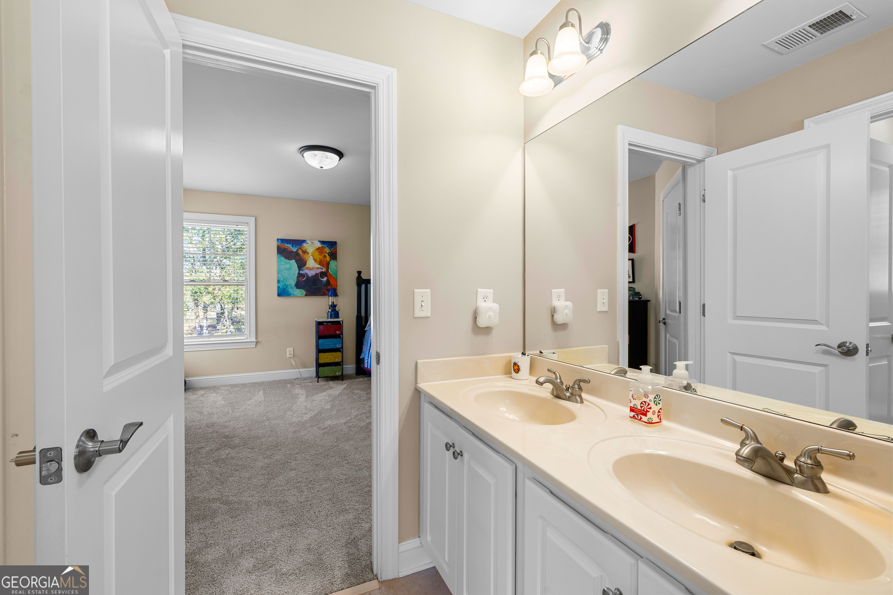 Fayetteville, Georgia 30215, United States, 6 Bedrooms Bedrooms, ,5 BathroomsBathrooms,Residential,Active,242319