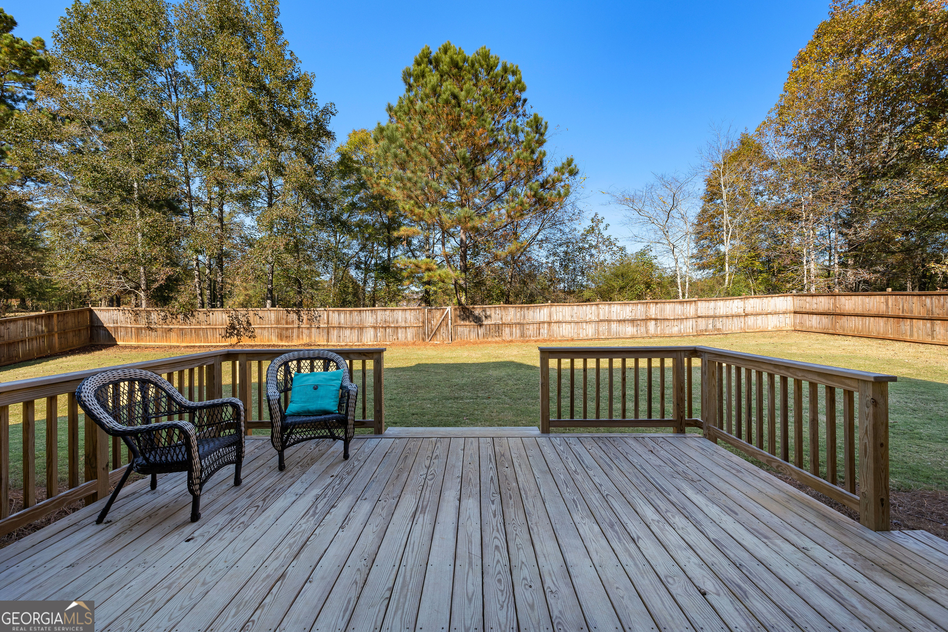 Fayetteville, Georgia 30215, United States, 6 Bedrooms Bedrooms, ,5 BathroomsBathrooms,Residential,Active,242319