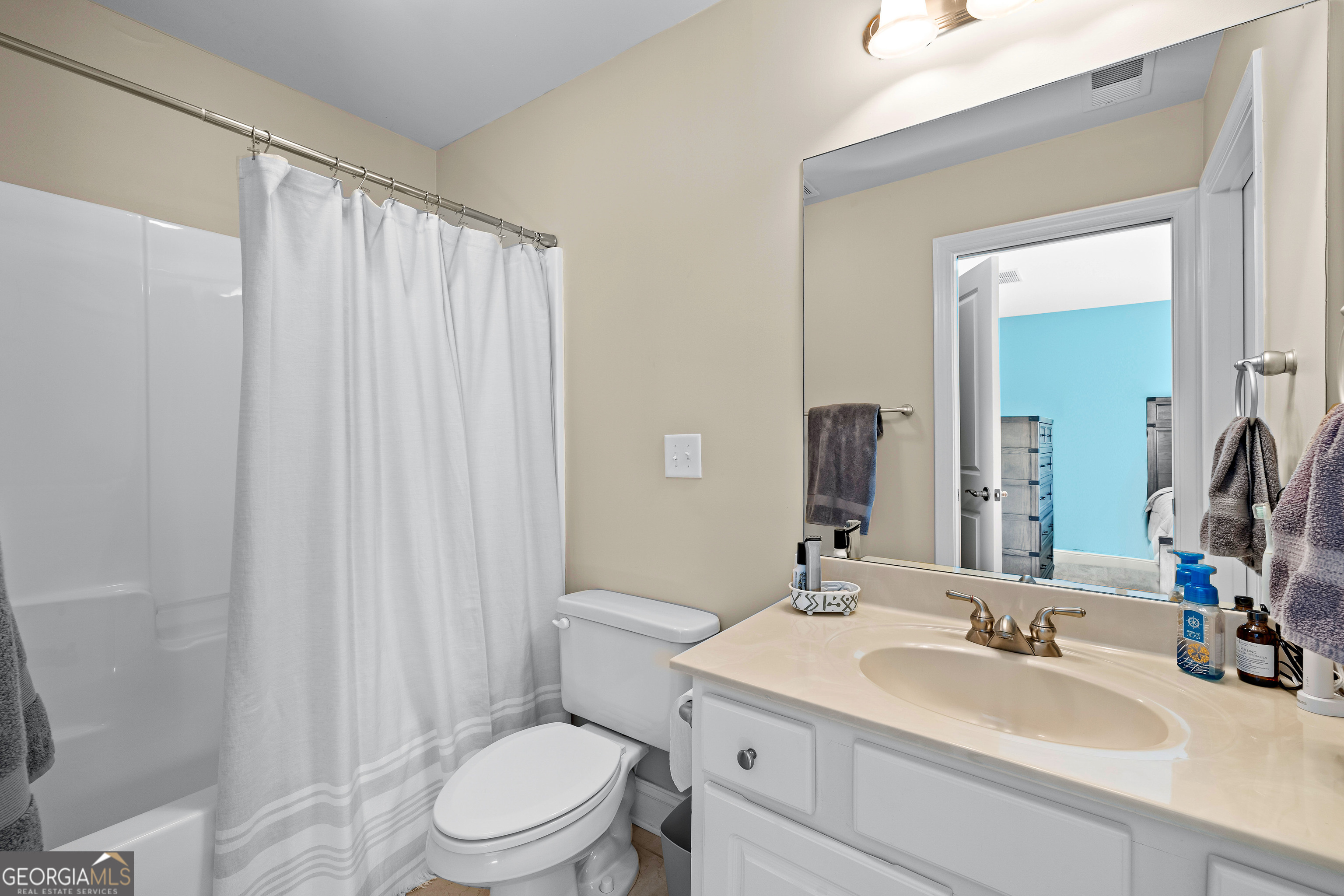 Fayetteville, Georgia 30215, United States, 6 Bedrooms Bedrooms, ,5 BathroomsBathrooms,Residential,Active,242319