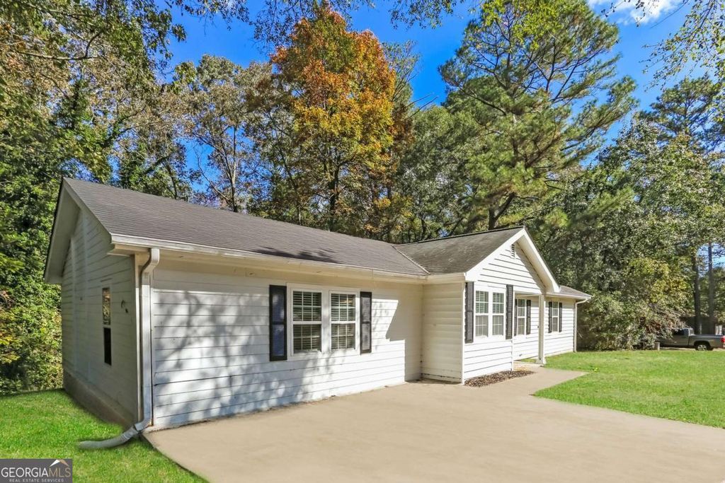 Photo of 119 Valley Road, Stockbridge, GA 30281 (MLS # 10639433)