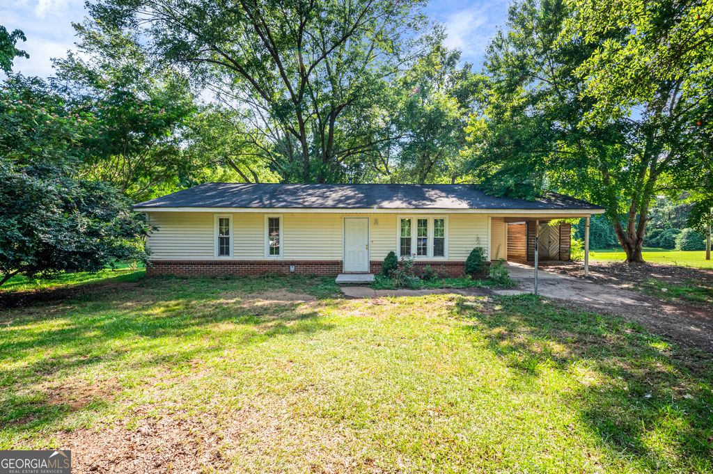 Photo of 156 Crestwood Drive, Toccoa, GA 30577 (MLS # 10801675)