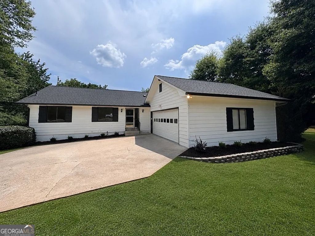 Photo of 3636 Hardy Road, Gainesville, GA 30506 (MLS # 10807608)