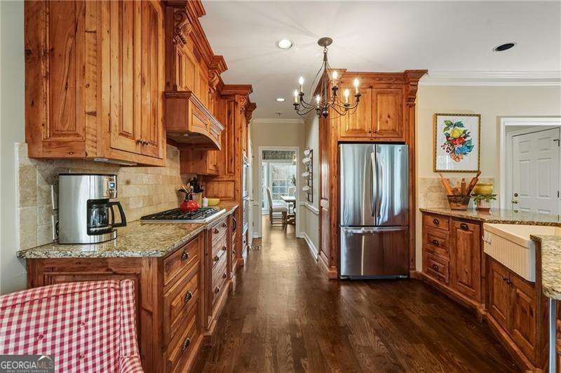 1561 Halisport Lake DR NW