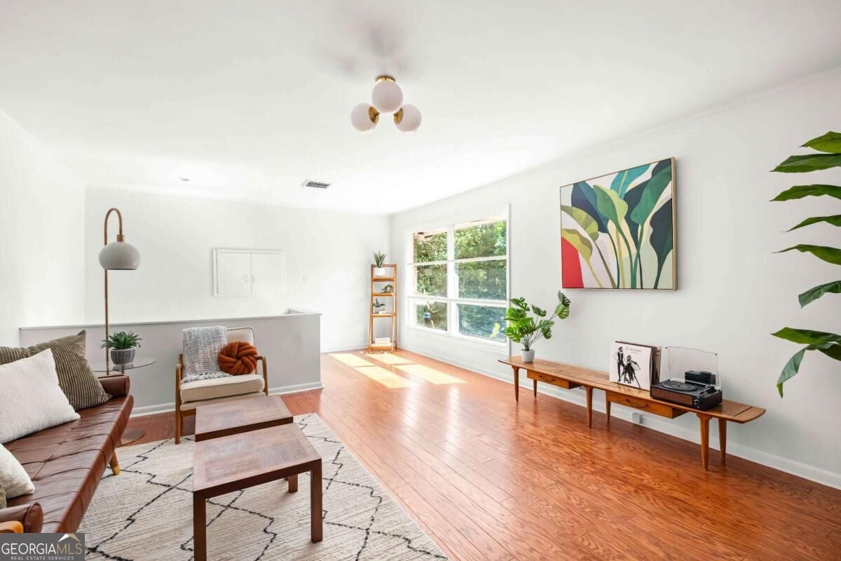 1120 Bromley RD