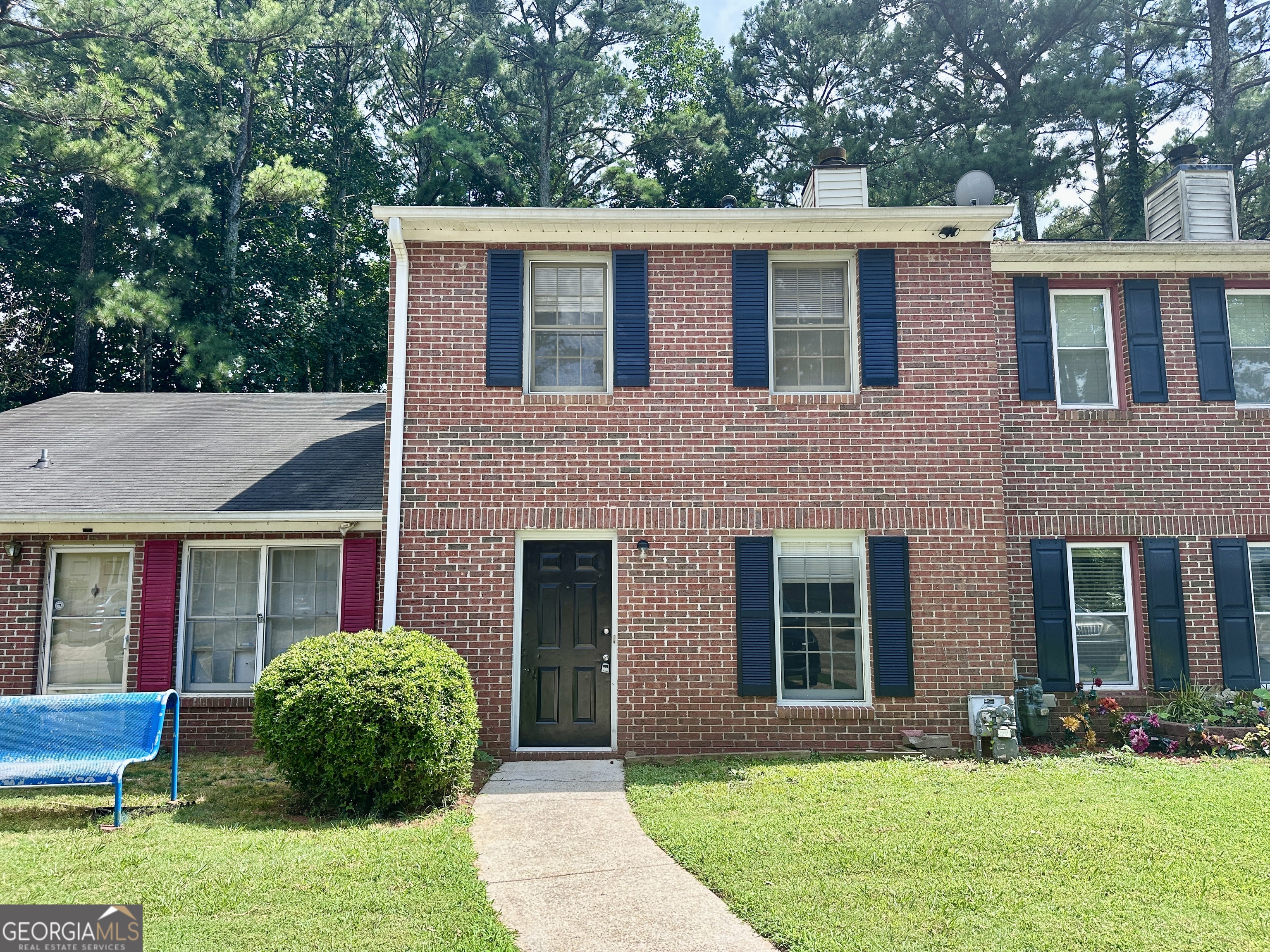This spacious 2 story, 2 bedroom, 1.5 bathroom town home features parking for 2 vehicles, living room, dining area which leads out to a fenced patio and a large kitchen which is equipped with a gas range, dishwasher and refrigerator. Both bedrooms and the full bathroom are located on the upper level. Don't miss out on this great home. Pets are not allowed at this home. Excalibur Homes does not advertise on Facebook or Craigslist. Be advised that the sq ft and other features provided may be approximate. Prices and/or availability dates may change without notice. Lease terms 12 months or longer. Application fee is a non-refundable $75 per adult over 18 years of age. One-time $200 Administrative fee due at move-in. Rental insurance required.