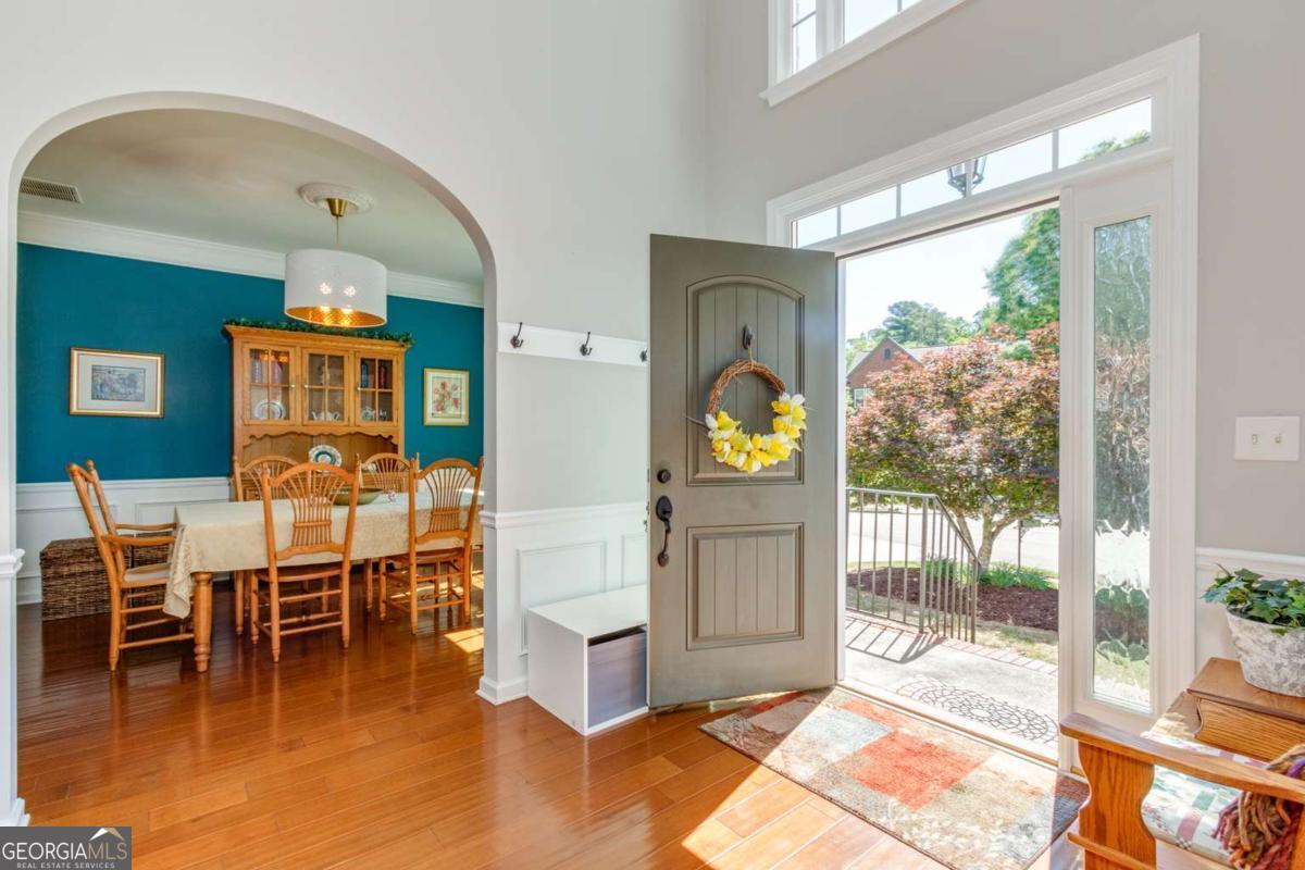 320 Hillside Manor DR