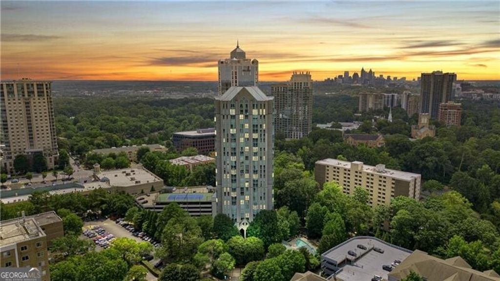 Photo of 2870 Pharr Court South NW #2701, Atlanta, GA 30305 (MLS # 10688966)