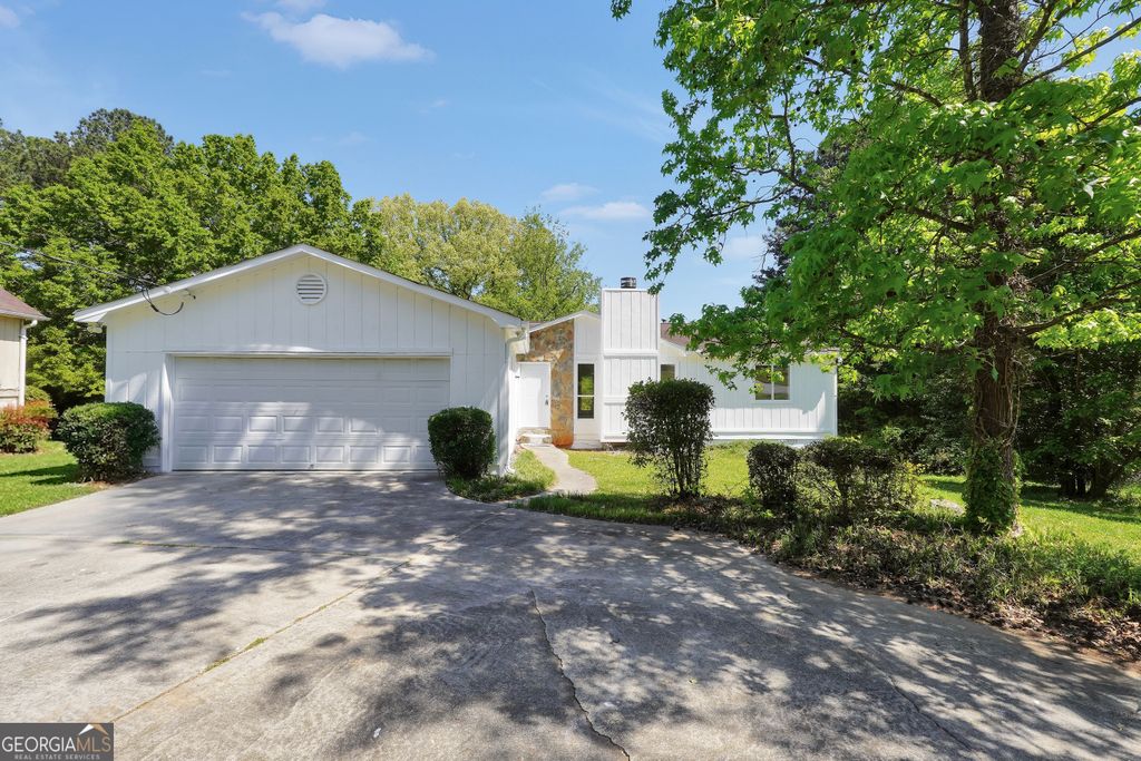 Photo of 1937 Young Road, Lithonia, GA 30058 (MLS # 10731323)