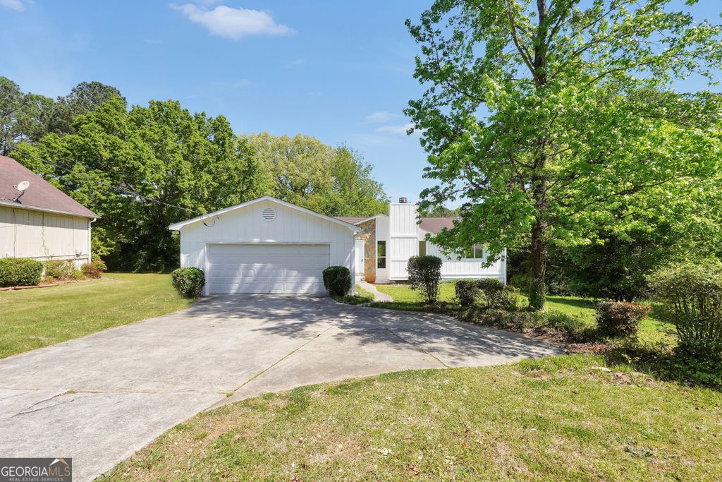 Photo of 1937 Young Road, Lithonia, GA 30058 (MLS # 10731323)