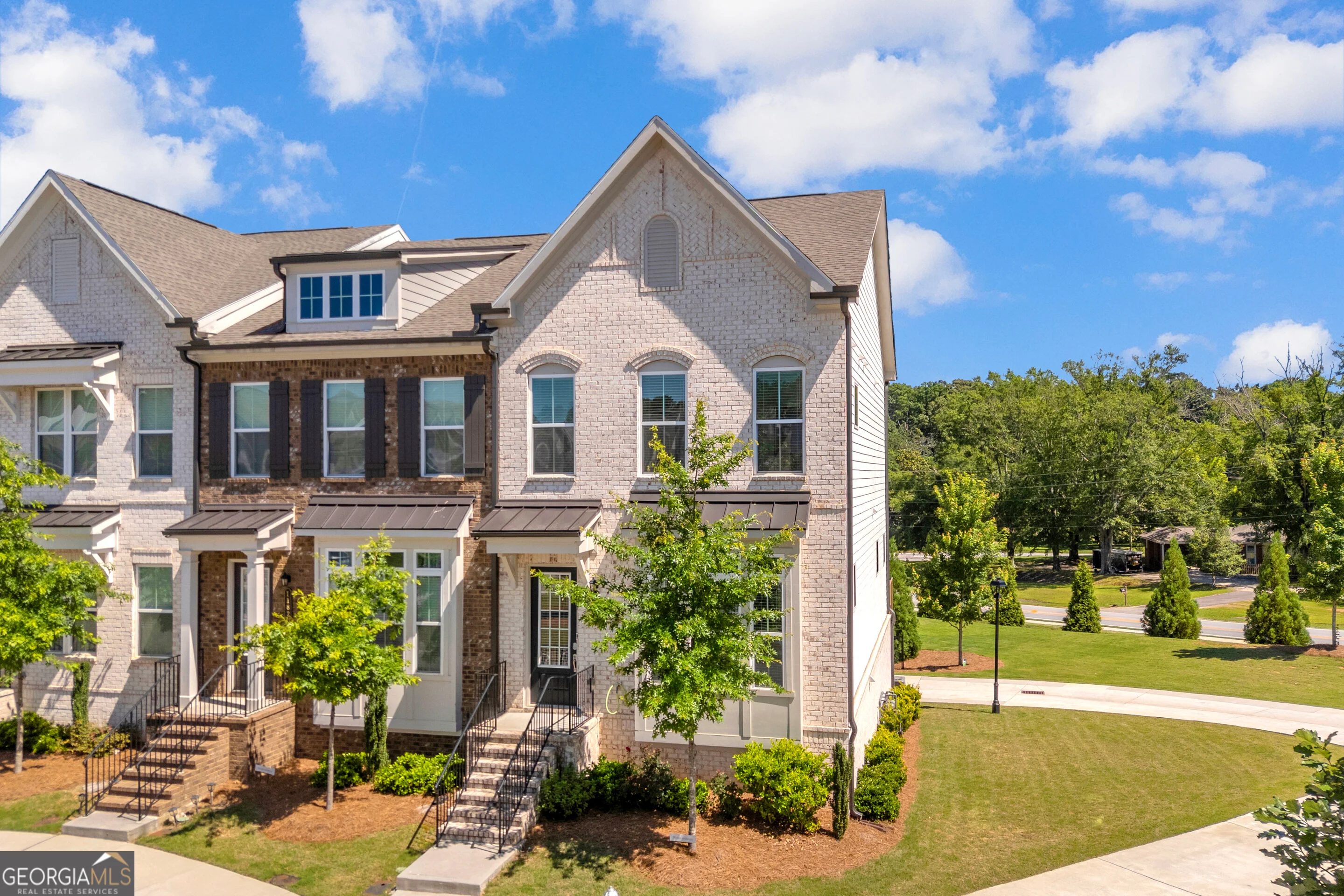 1192 Edwin Lane