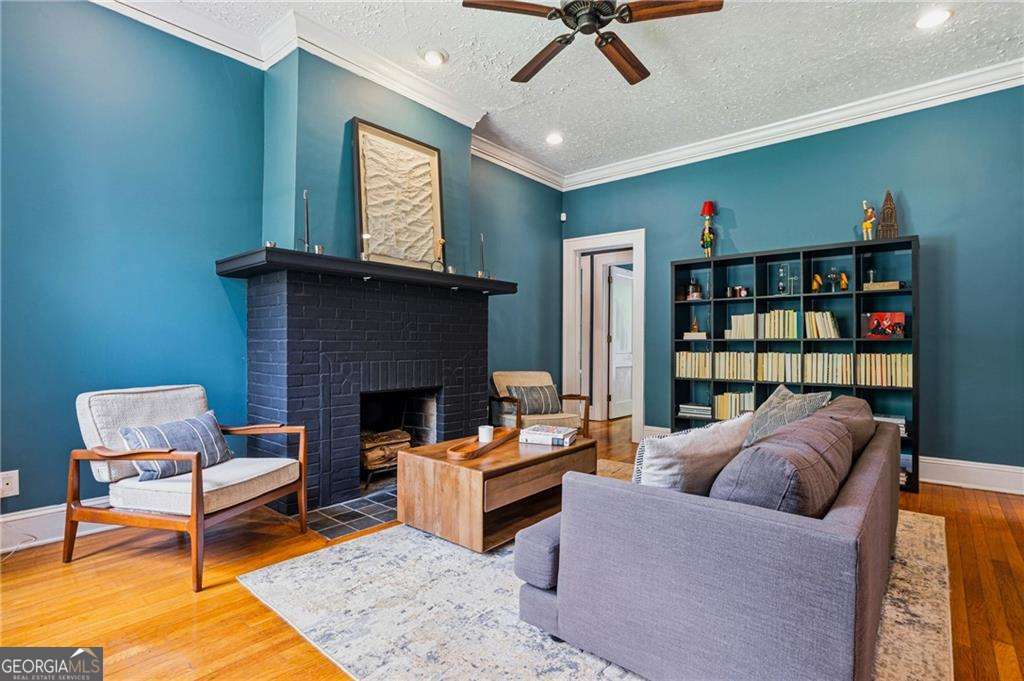 134 Feld AVE