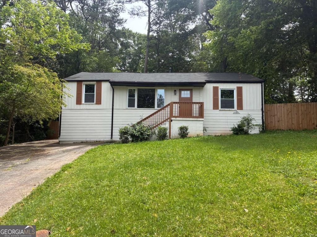 Photo of 2190 Gordon Circle SE, Smyrna, GA 30080 (MLS # 10758167)