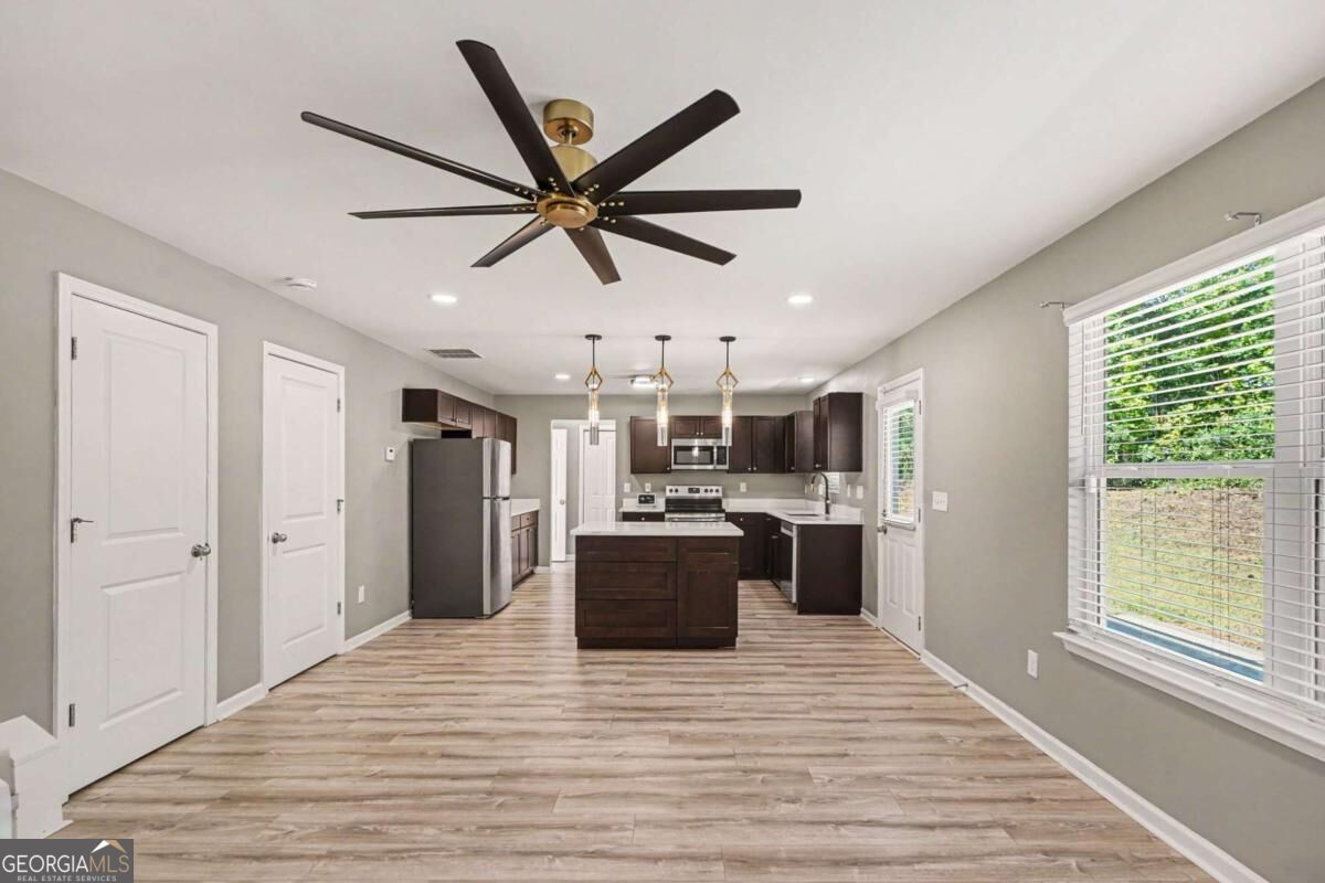 1128 Oak Hollow LN