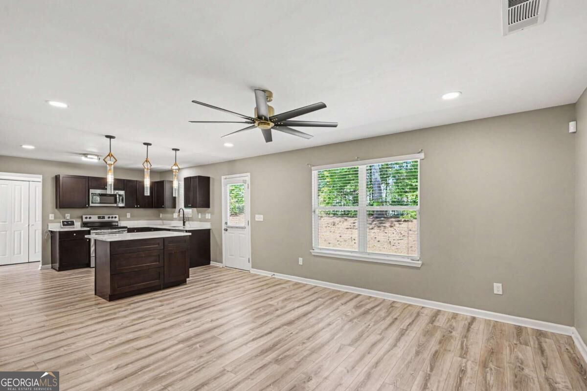 1128 Oak Hollow LN