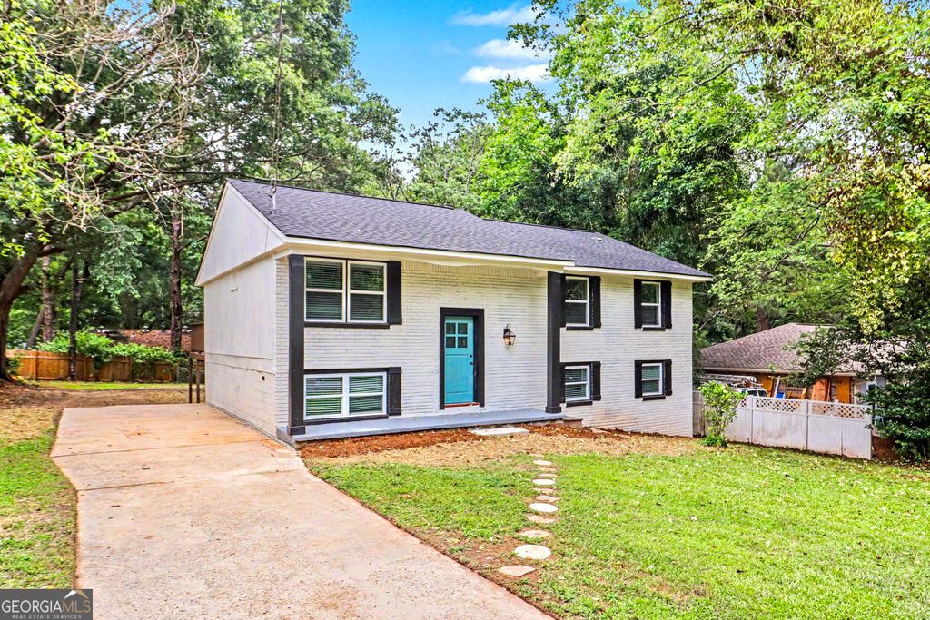 Photo of 8154 Tudor Drive, Jonesboro, GA 30238 (MLS # 10789350)