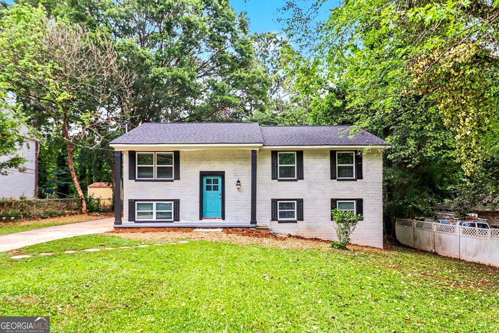 Photo of 8154 Tudor Drive, Jonesboro, GA 30238 (MLS # 10789350)