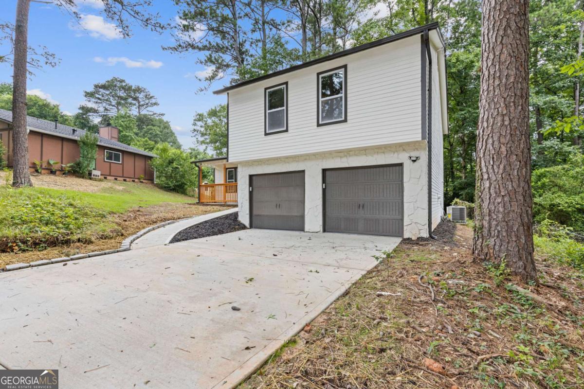 4847 Royal DR