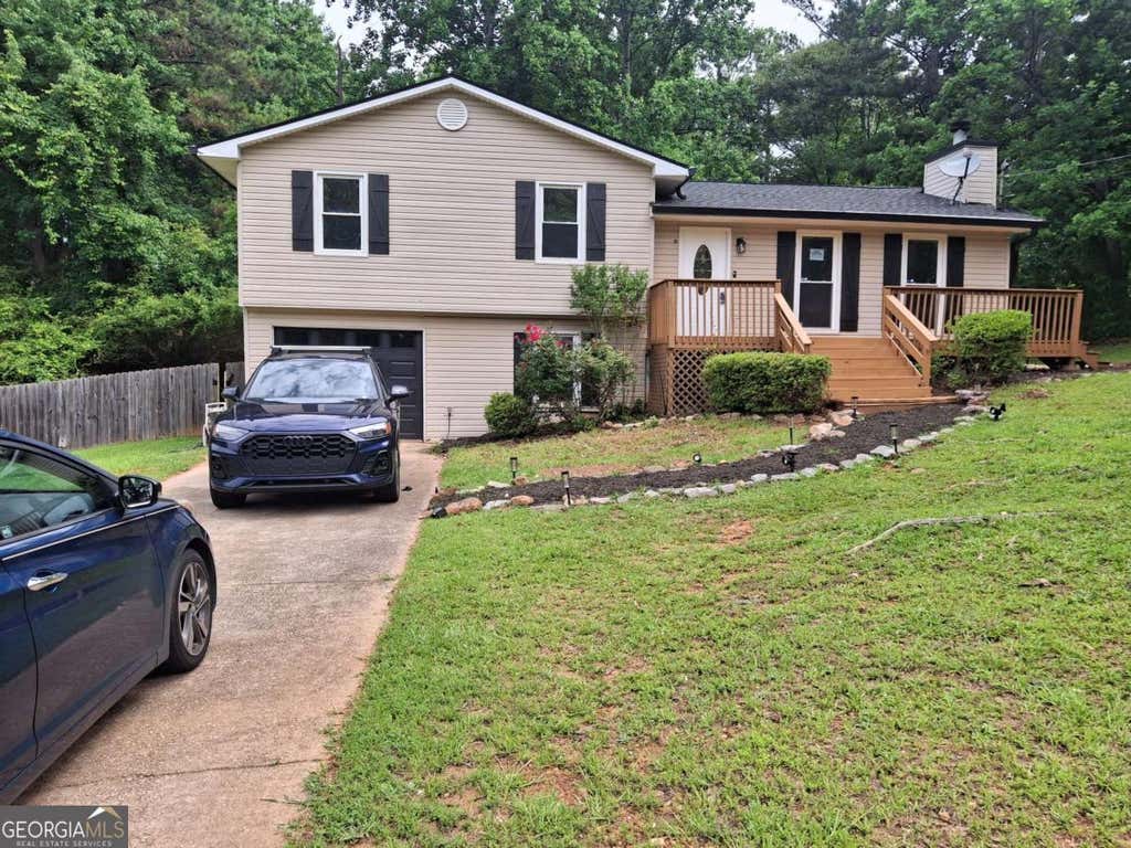 Photo of 105 Elberta Drive, Newnan, GA 30265 (MLS # 10781294)