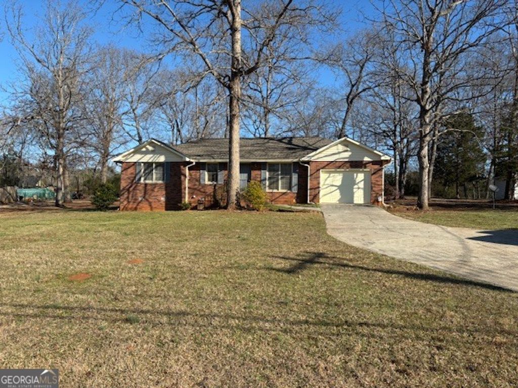 Photo of 2395 HIGH FALLS Rd, GRIFFIN, GA 30223 (MLS # 10701075)