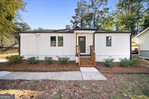 Photo of 1344 Lynford Drive SW, Atlanta, GA 30310 (MLS # 10639114)