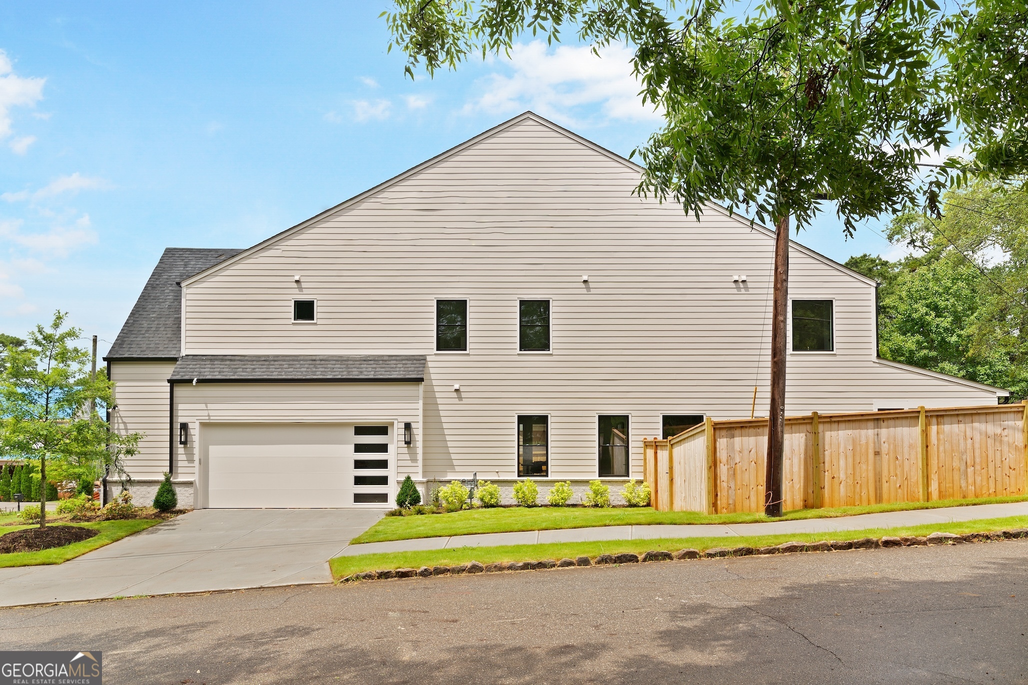 504 Barrington DR