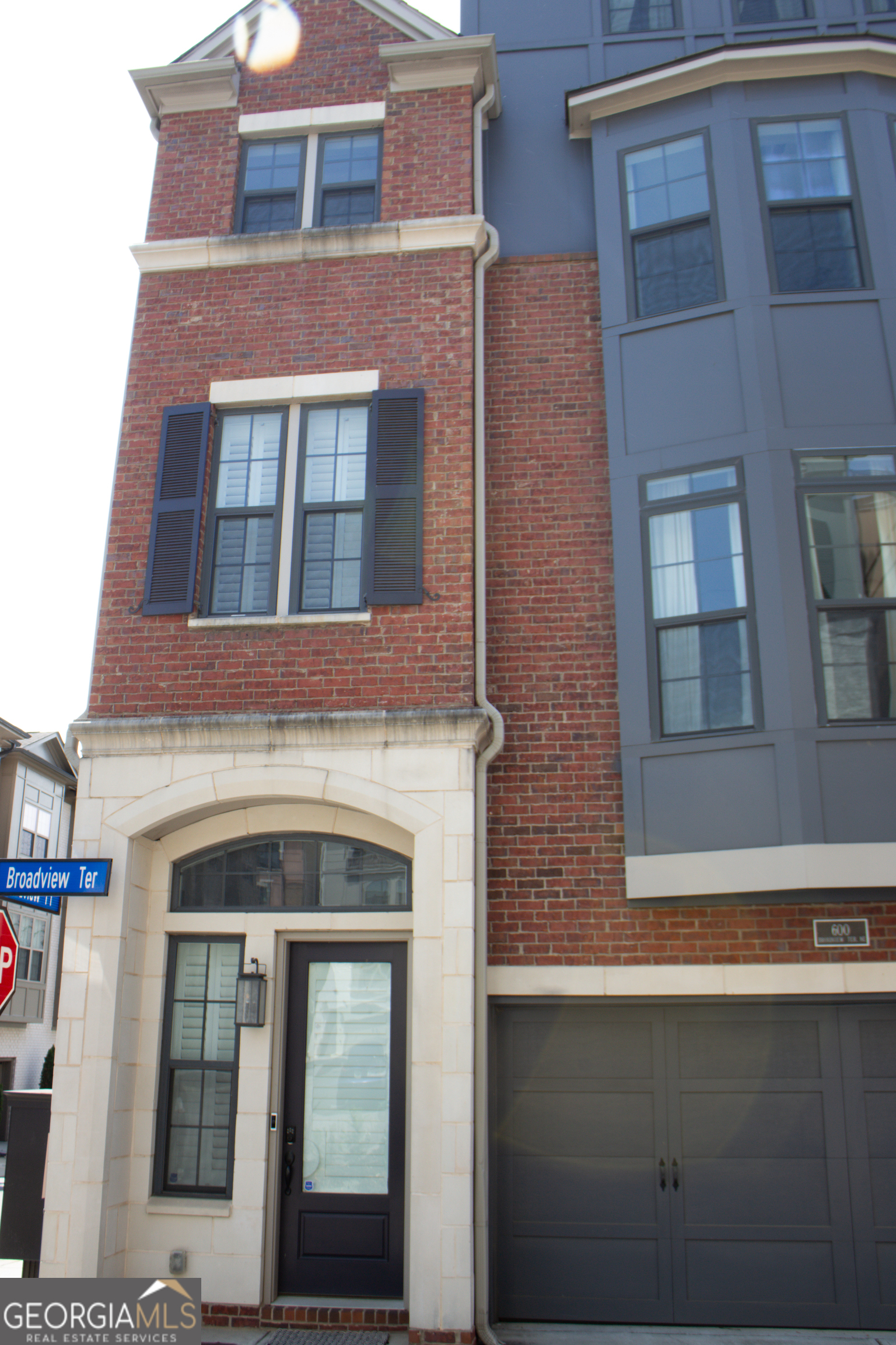 600 Broadview TER NE