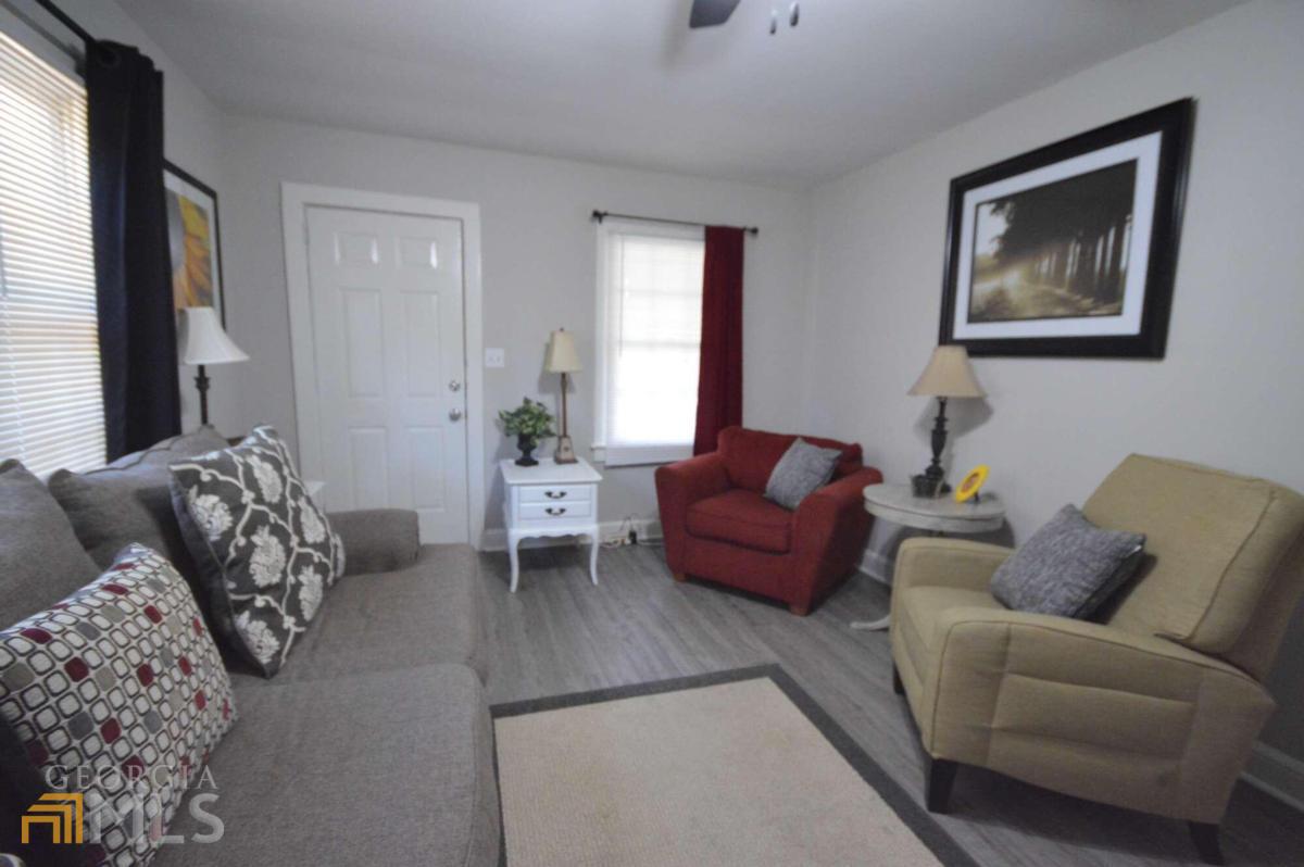 E G Turner - Residential Lease