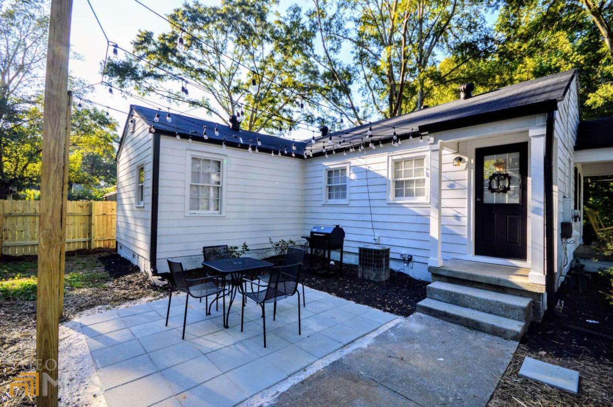 E G Turner - Residential Lease