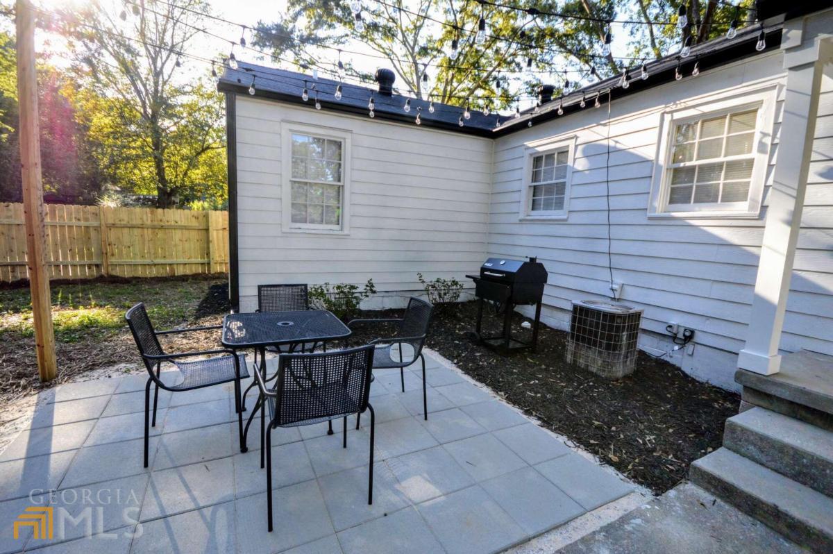 E G Turner - Residential Lease