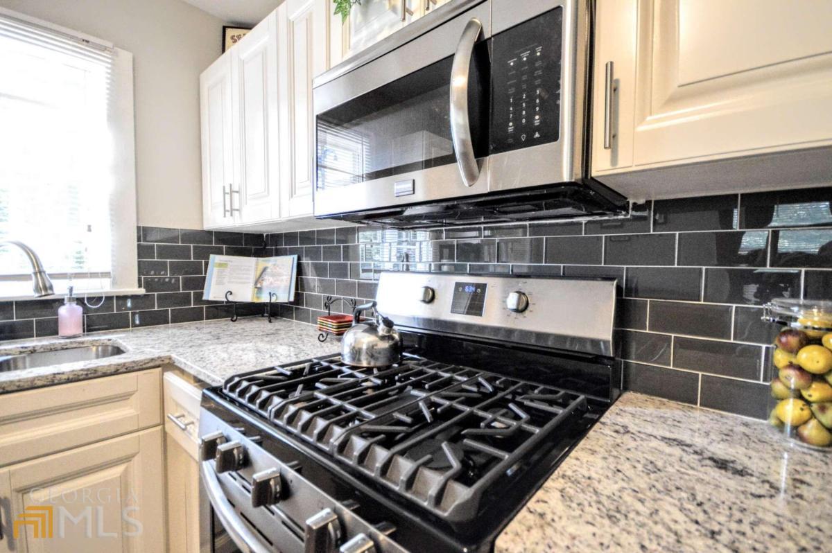 E G Turner - Residential Lease