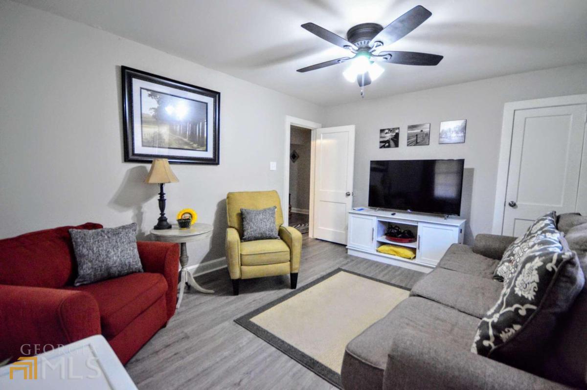 E G Turner - Residential Lease