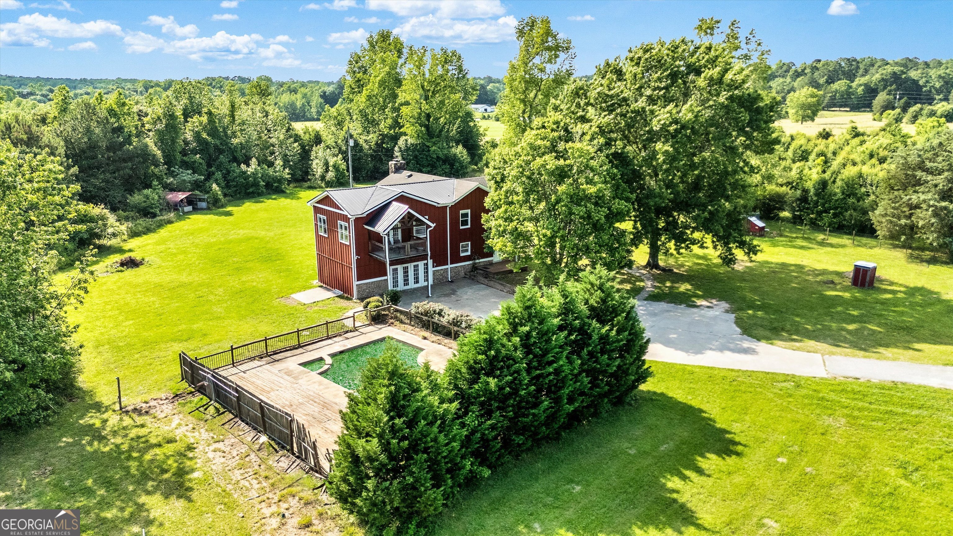 68 Riveree RD