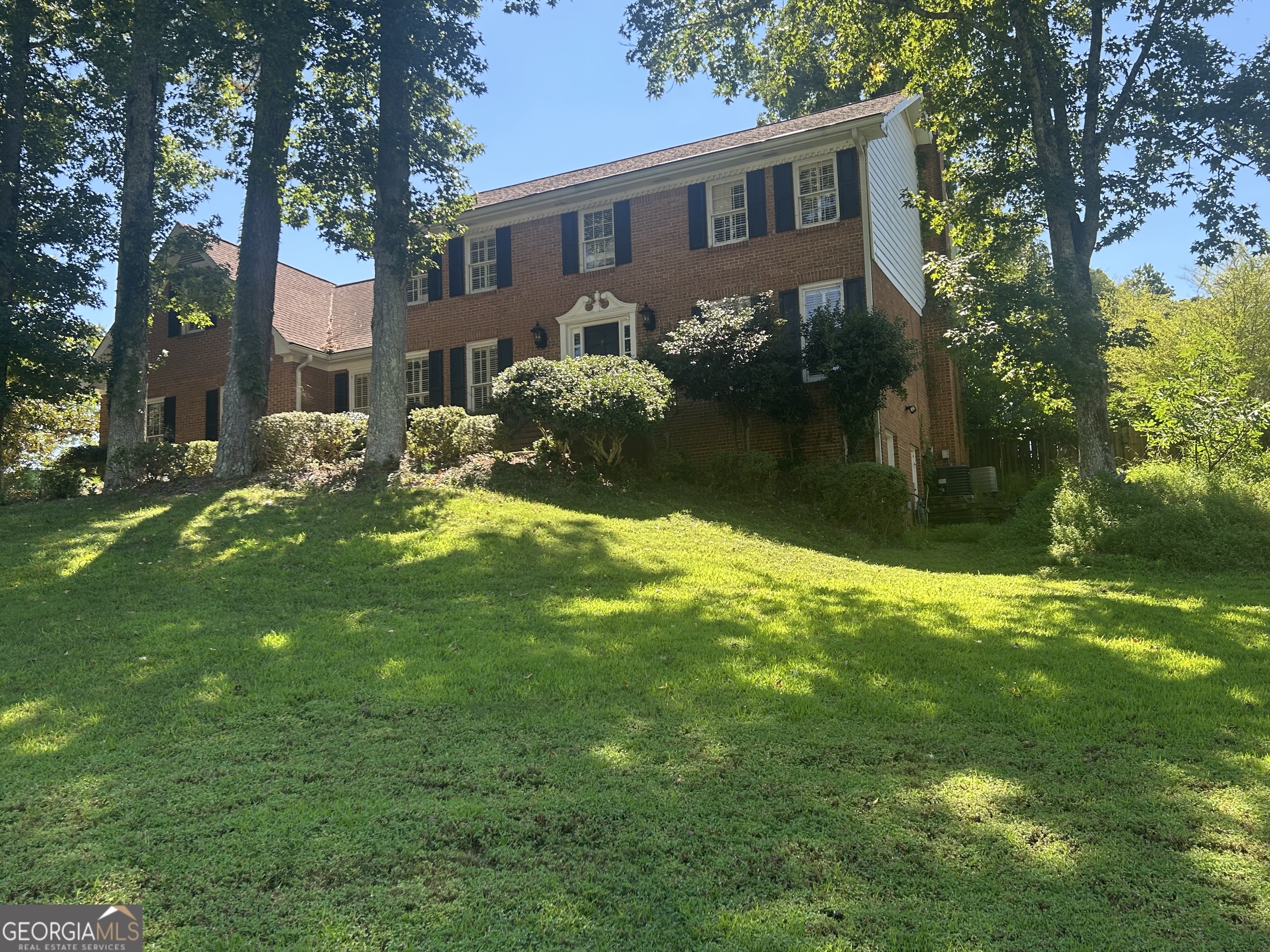 Great opportunity to live in Peachtree Corners. Wonderful brick home with a private pool in an established neighborhood. Close to award-winning public and private schools, shopping, dining, and entertainment in Peachtree Corners and Norcross. This spacious home comes equipped with a pool, patio, and a basement that can be upgraded. Living in this neighborhood is more than just a home; it's a lifestyle. Spalding Corners offers an optional swim/tennis club featuring four lighted courts, a pool with a diving board, and a playground. Year-round social events create a vibrant sense of community.