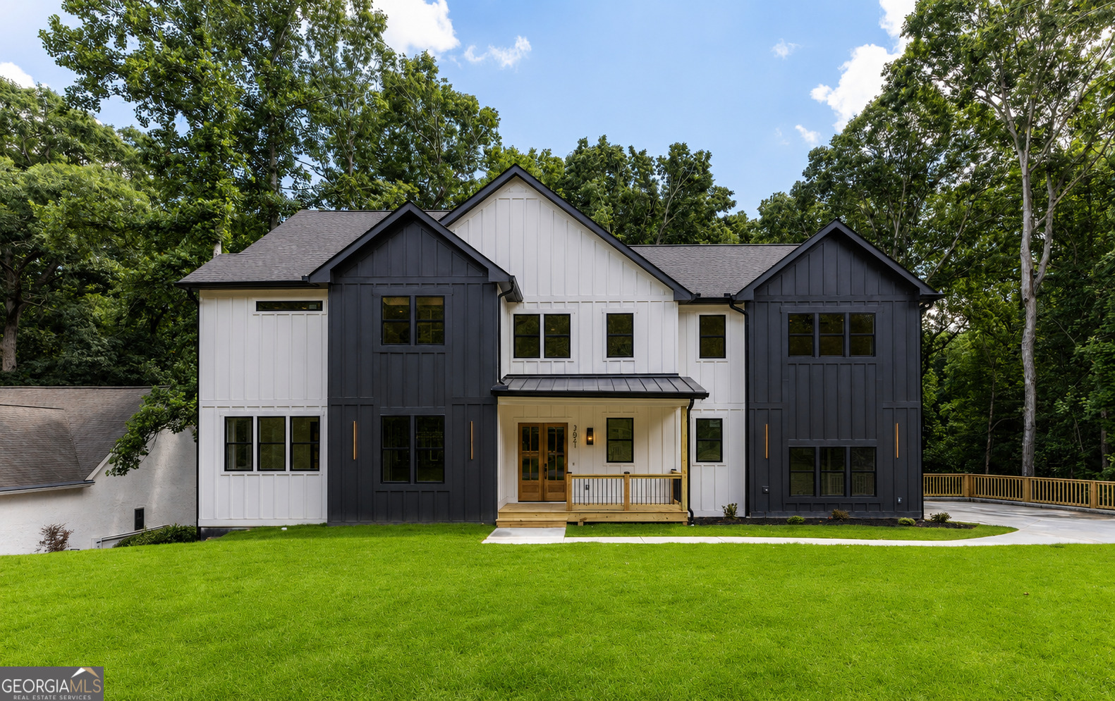 3621 Farmington LN