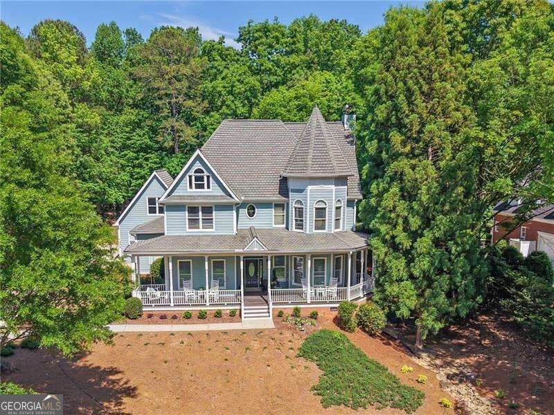 360 Coach House LN