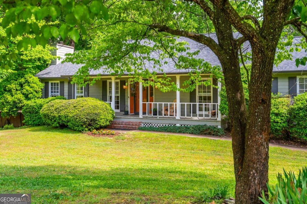 Photo of 1301 Kensington Lane, Woodstock, GA 30188 (MLS # 10754976)