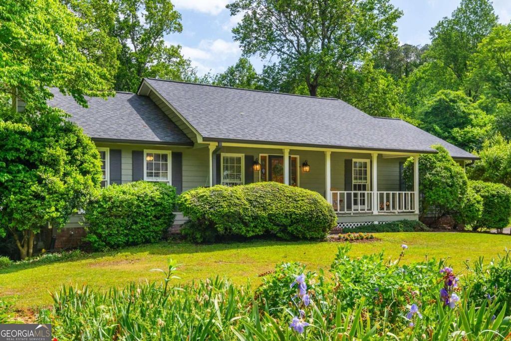 Photo of 1301 Kensington Lane, Woodstock, GA 30188 (MLS # 10754976)