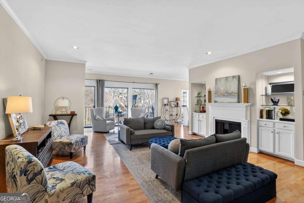 2921 Lenox RD NE 413